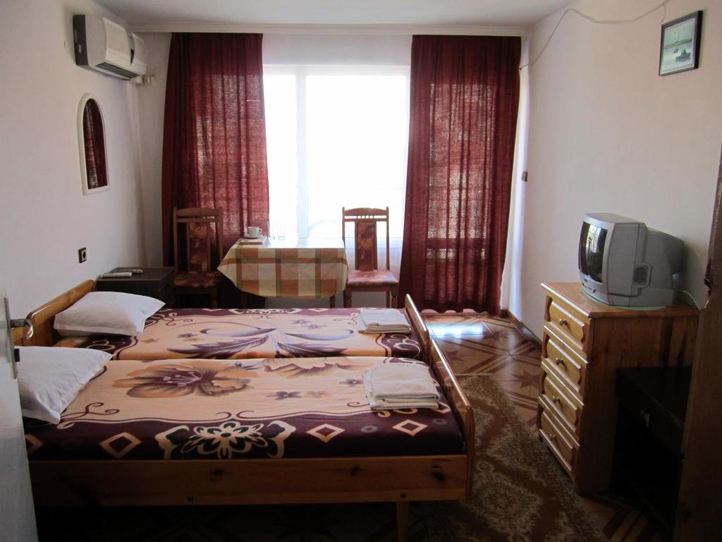 Central Guesthouse Nesebar Bagian luar foto
